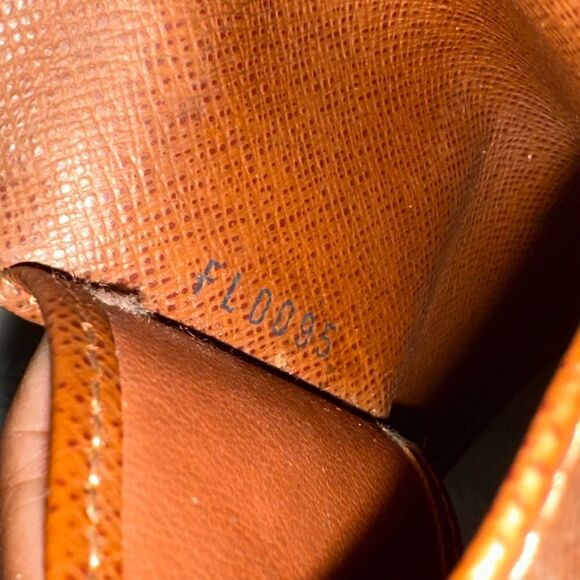 Louis Vuitton key holder Brown Monogram - Picture 8 of 10